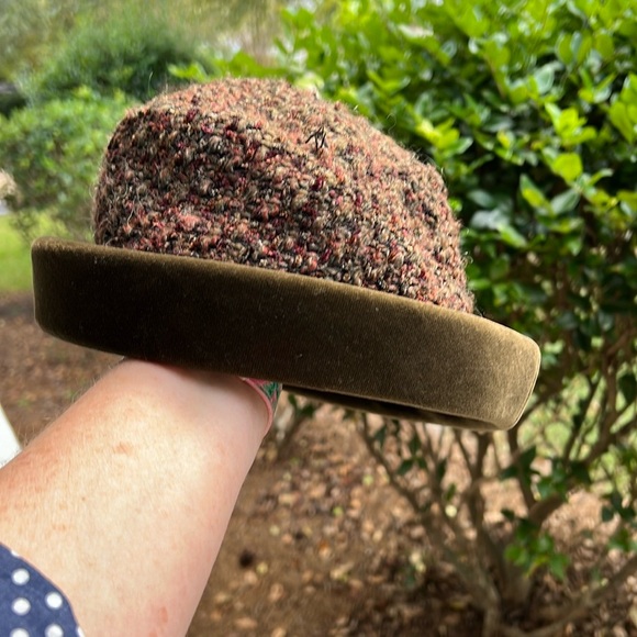 Neckworks Woman’s Hat - Picture 2 of 6